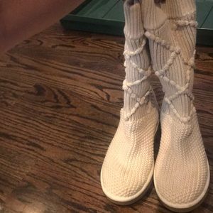 RARE Crochet Knit Cream Uggs